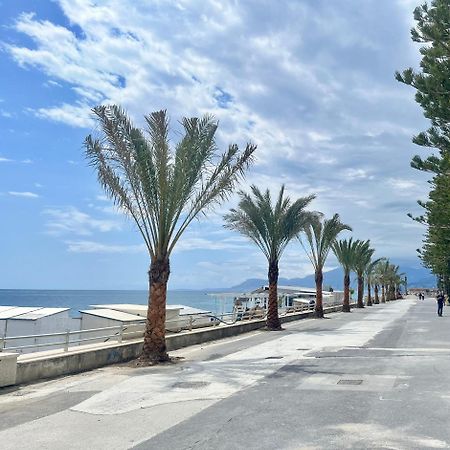 Casa Vacanza! A 50M Dal Mare! Бордигера Экстерьер фото