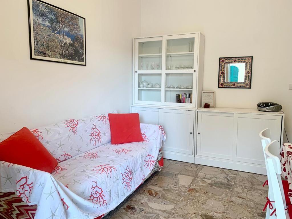 Casa Vacanza! A 50M Dal Mare! Бордигера Экстерьер фото