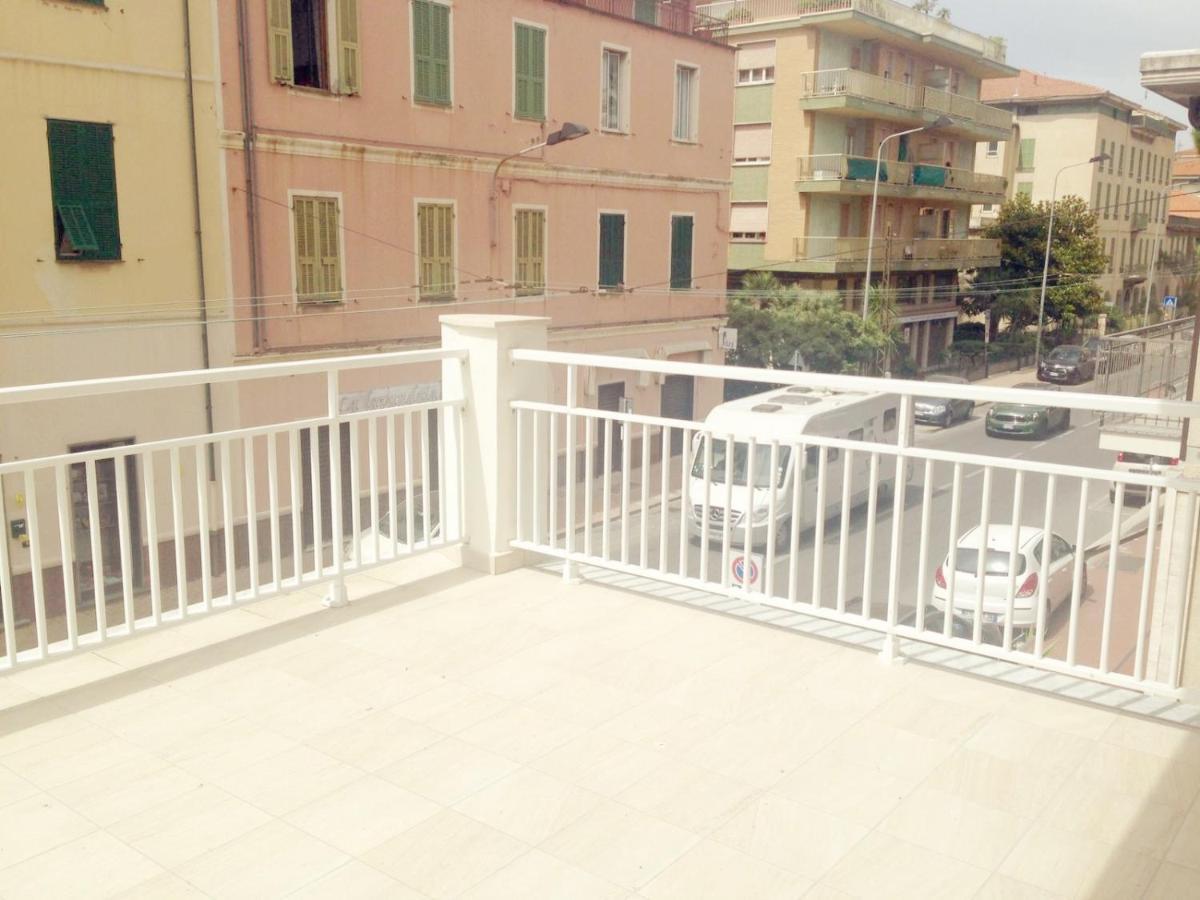 Casa Vacanza! A 50M Dal Mare! Бордигера Экстерьер фото